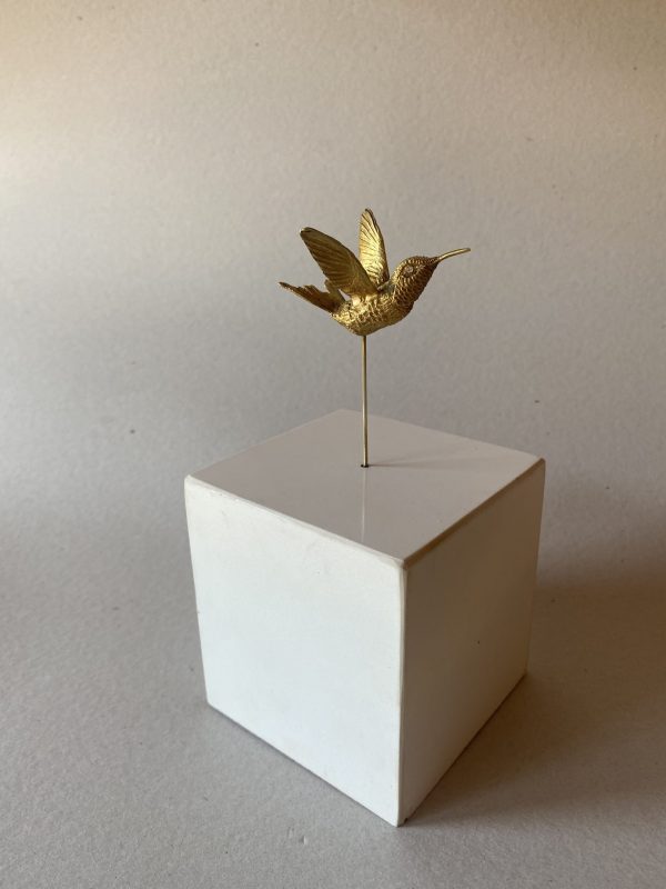 Colibri de plata bañado en oro con inserciones de diamantes - Imagen 4