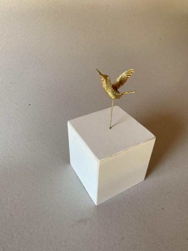 Colibri de plata bañado en oro con inserciones de diamantes - Imagen 2