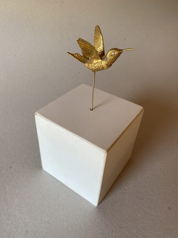 Colibri de plata bañado en oro con inserciones de diamantes - Imagen 3
